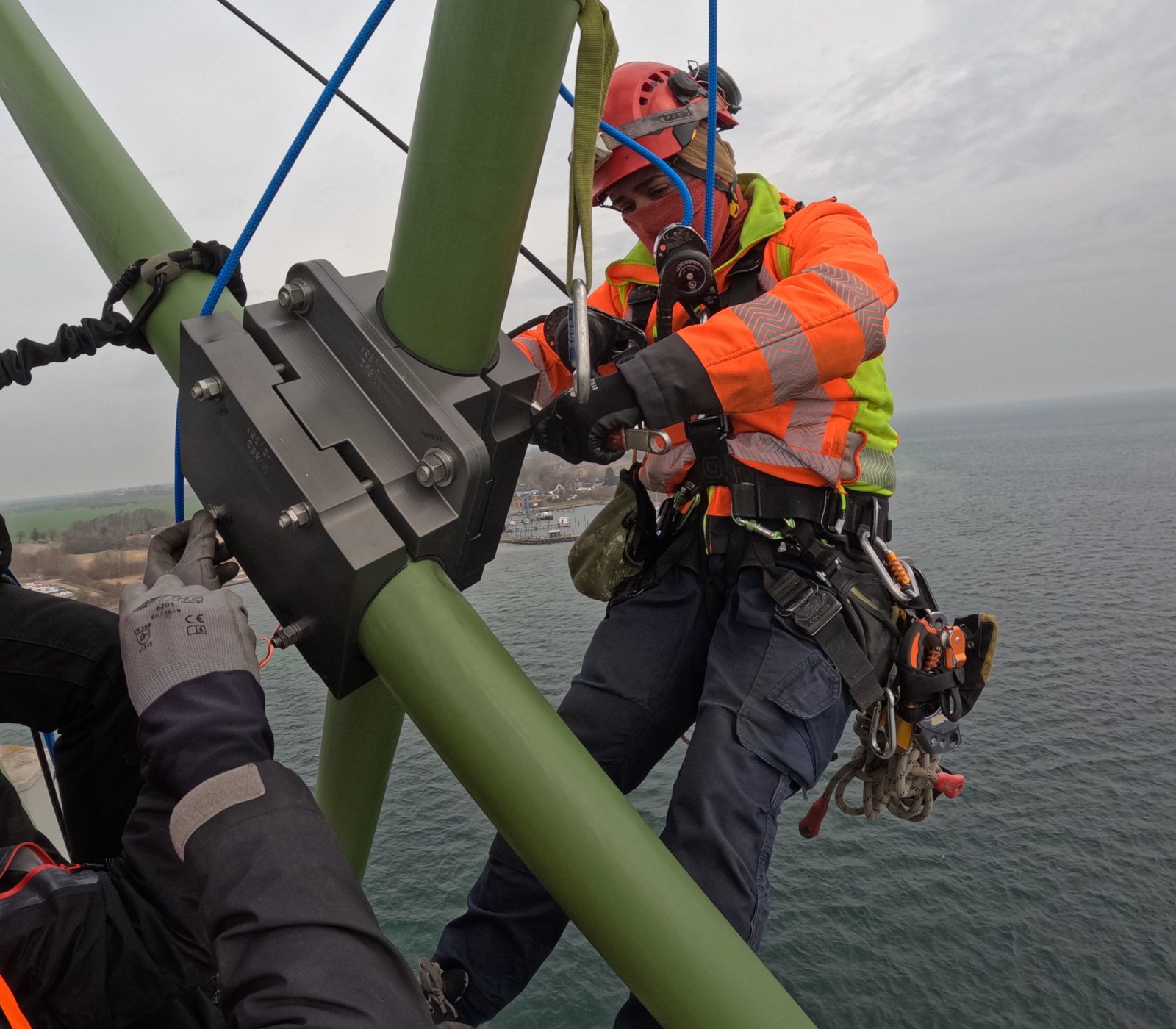 Installation und Arbeiten am Seil in der Höhe