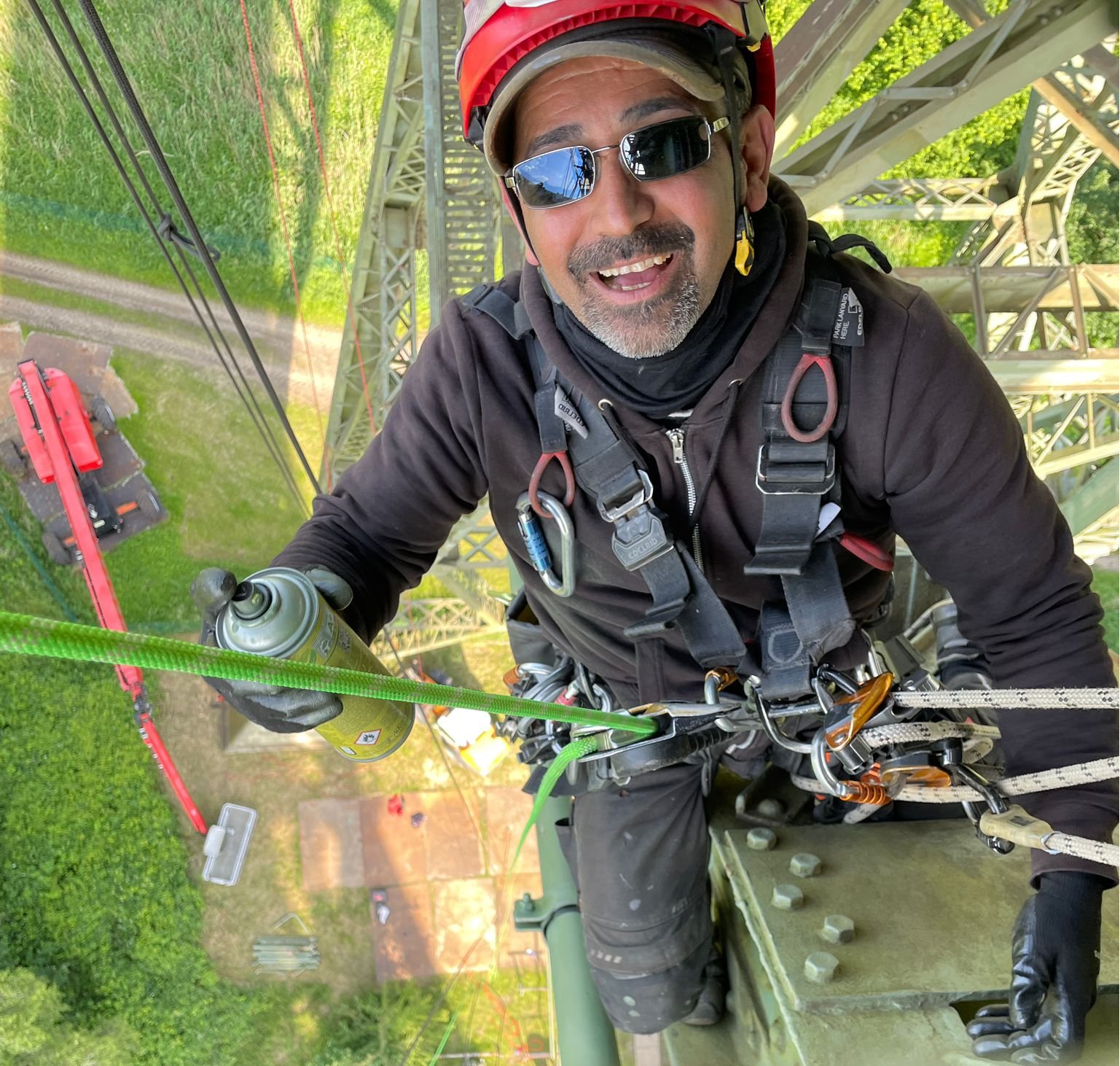 Arash B. Pour, Industriekletterer